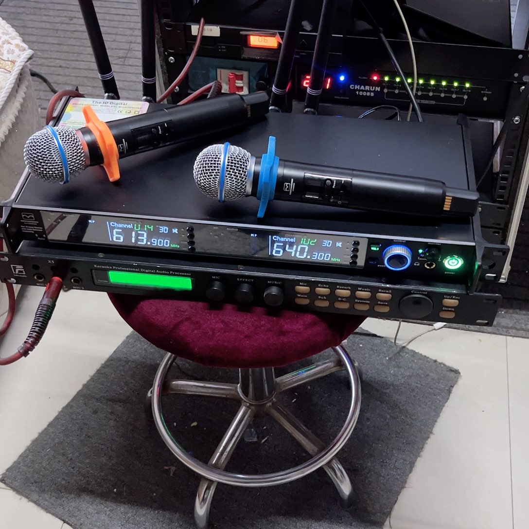 8新二手不包邮）X 5效果器配真分集无线话筒各一套