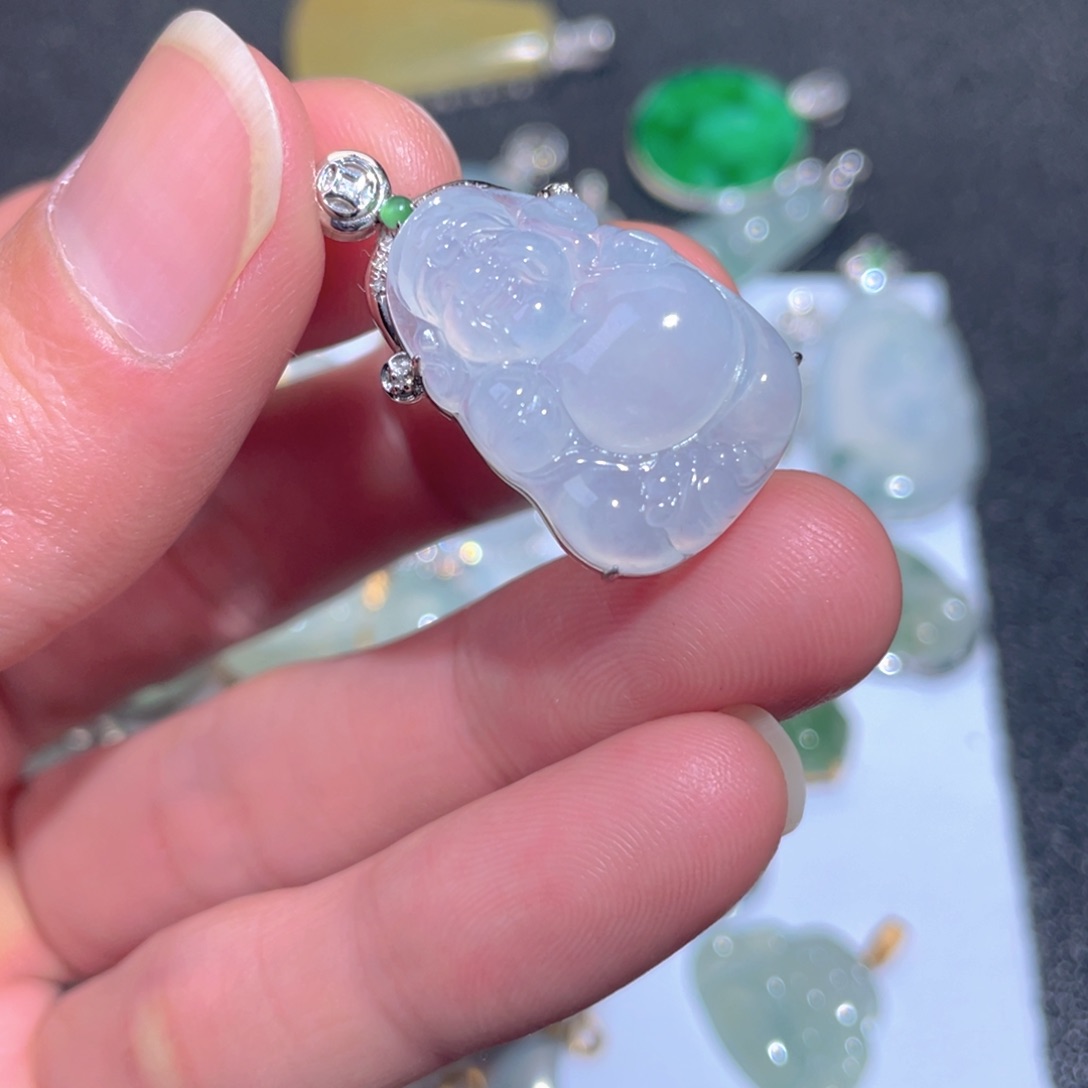 翡翠颈饰18K金镶嵌翡翠