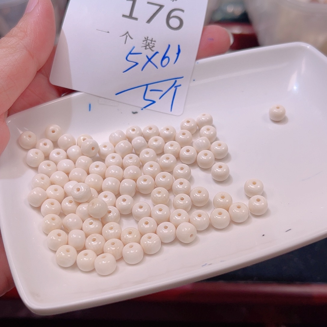 未镶嵌珠宝半成品水晶176 。      