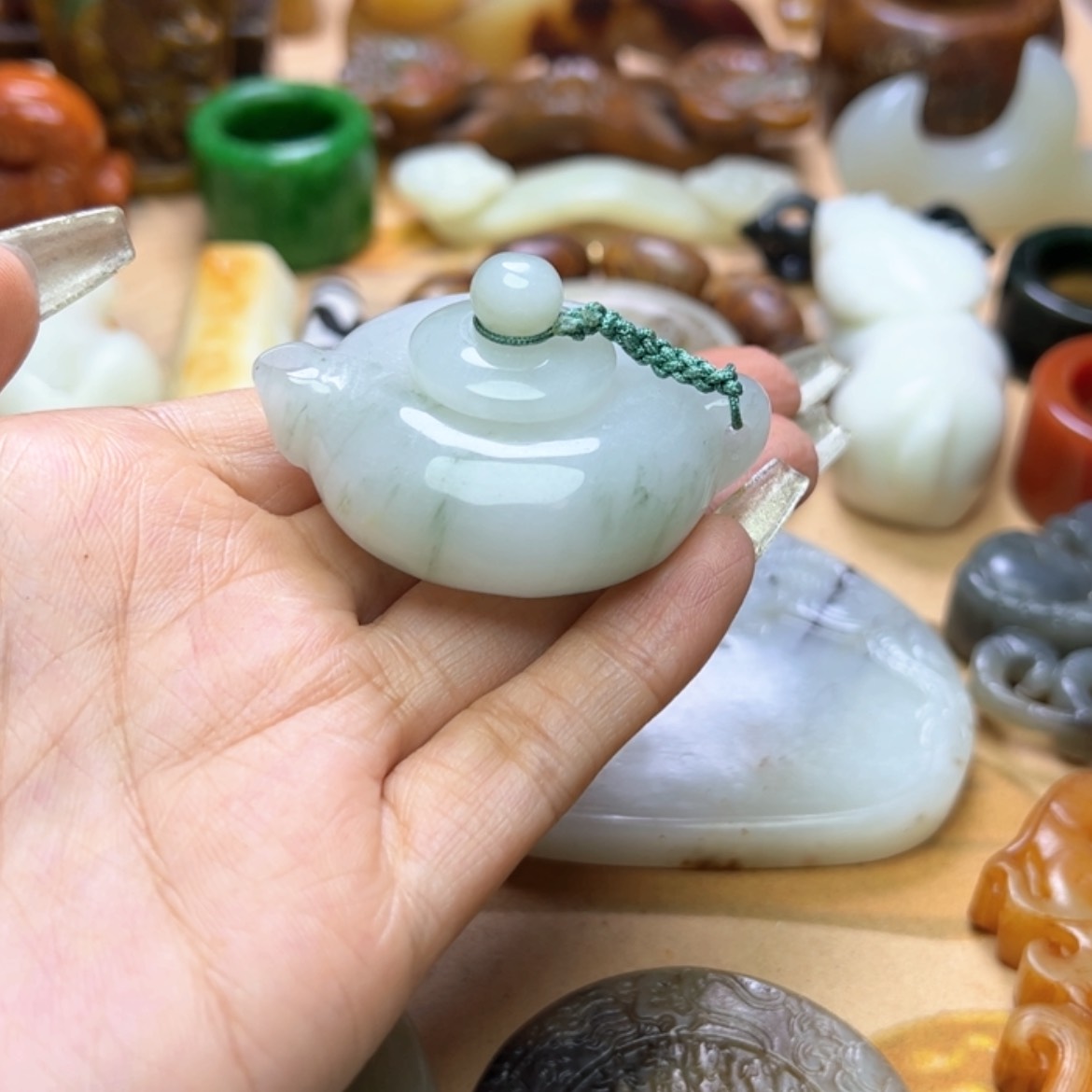 【闪购商品】蛇纹石玉颈饰未镶嵌