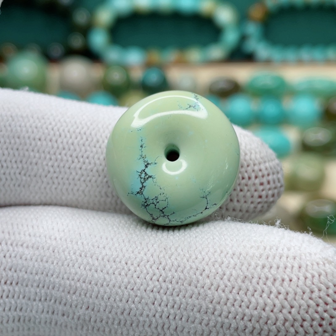 绿松石未镶嵌颈饰