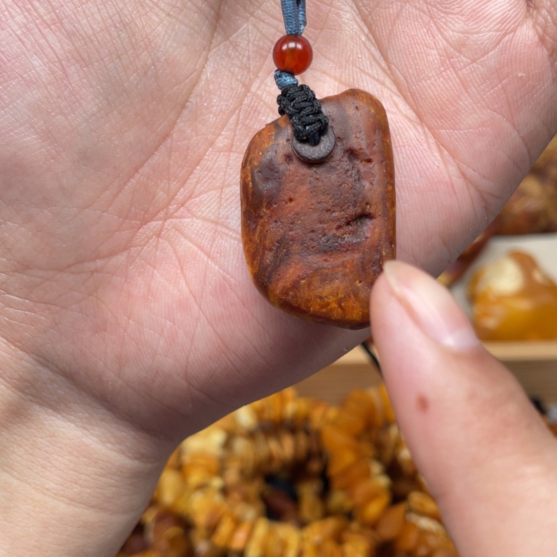 琥珀珠宝奇石未镶嵌