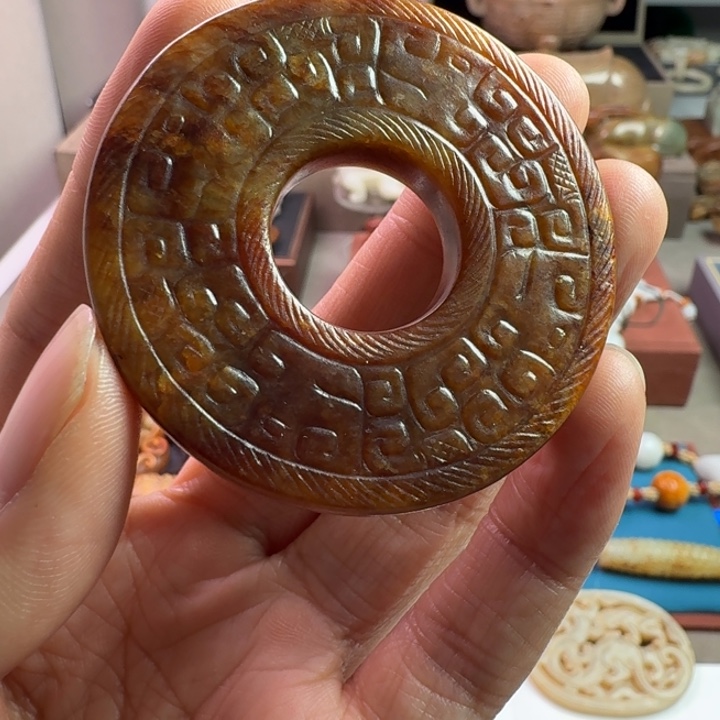 慎***এ和田玉（糖玉）未镶嵌颈饰