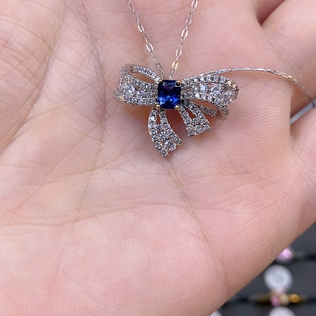 蓝宝石吊坠(赠链)银S925镶嵌