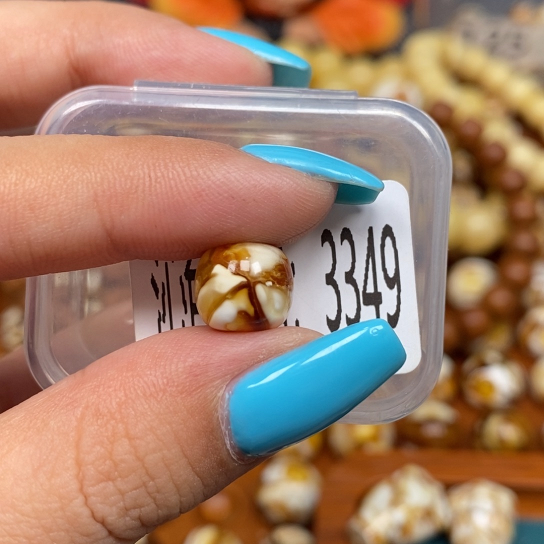 蜜蜡未镶嵌珠宝奇石3349