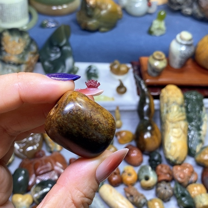 岫岩河磨玉（透闪石质玉）未镶嵌挂件大孔珠