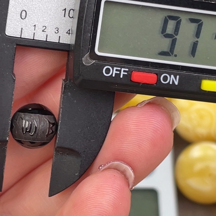 蜜蜡未镶嵌裸石微瑕973