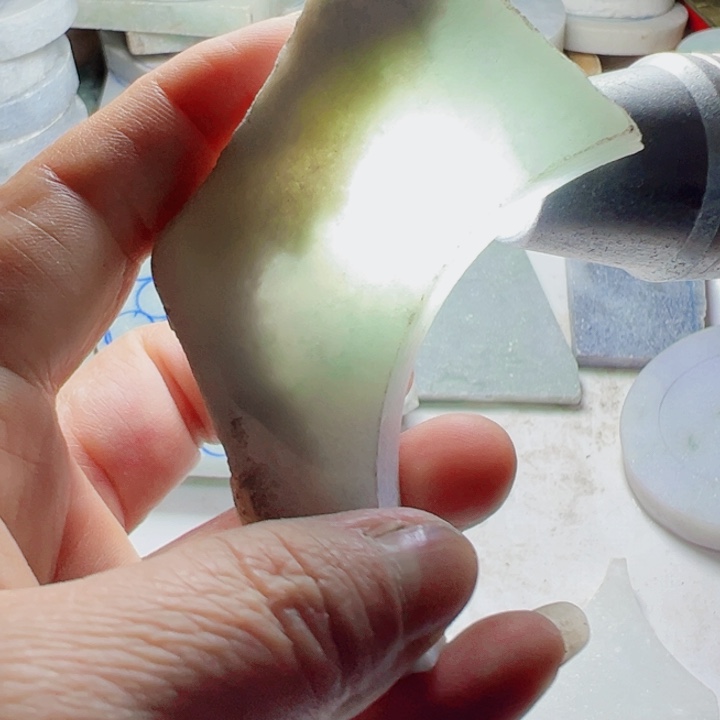 翡翠颈饰未镶嵌翡翠片料