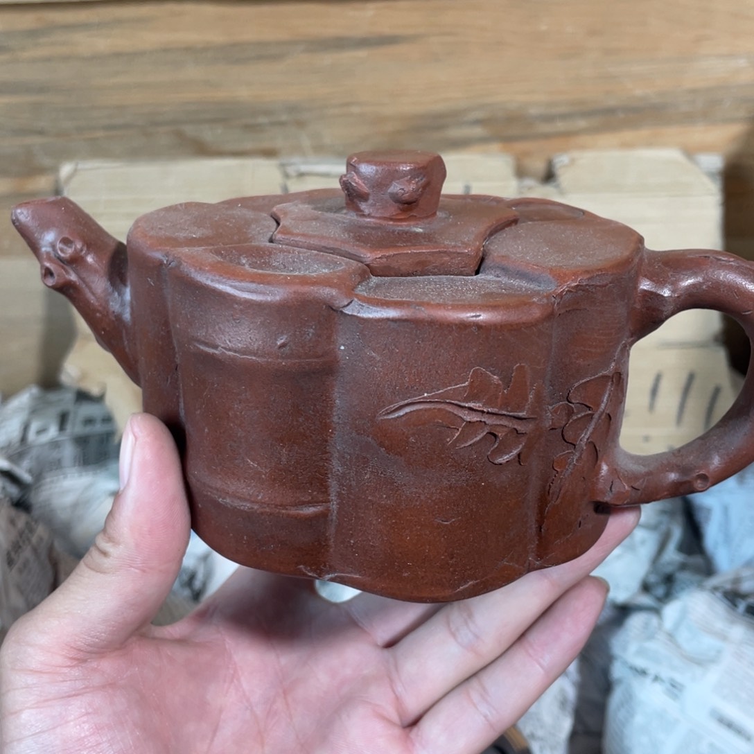 茶壶紫砂老厂紫砂壶一件。