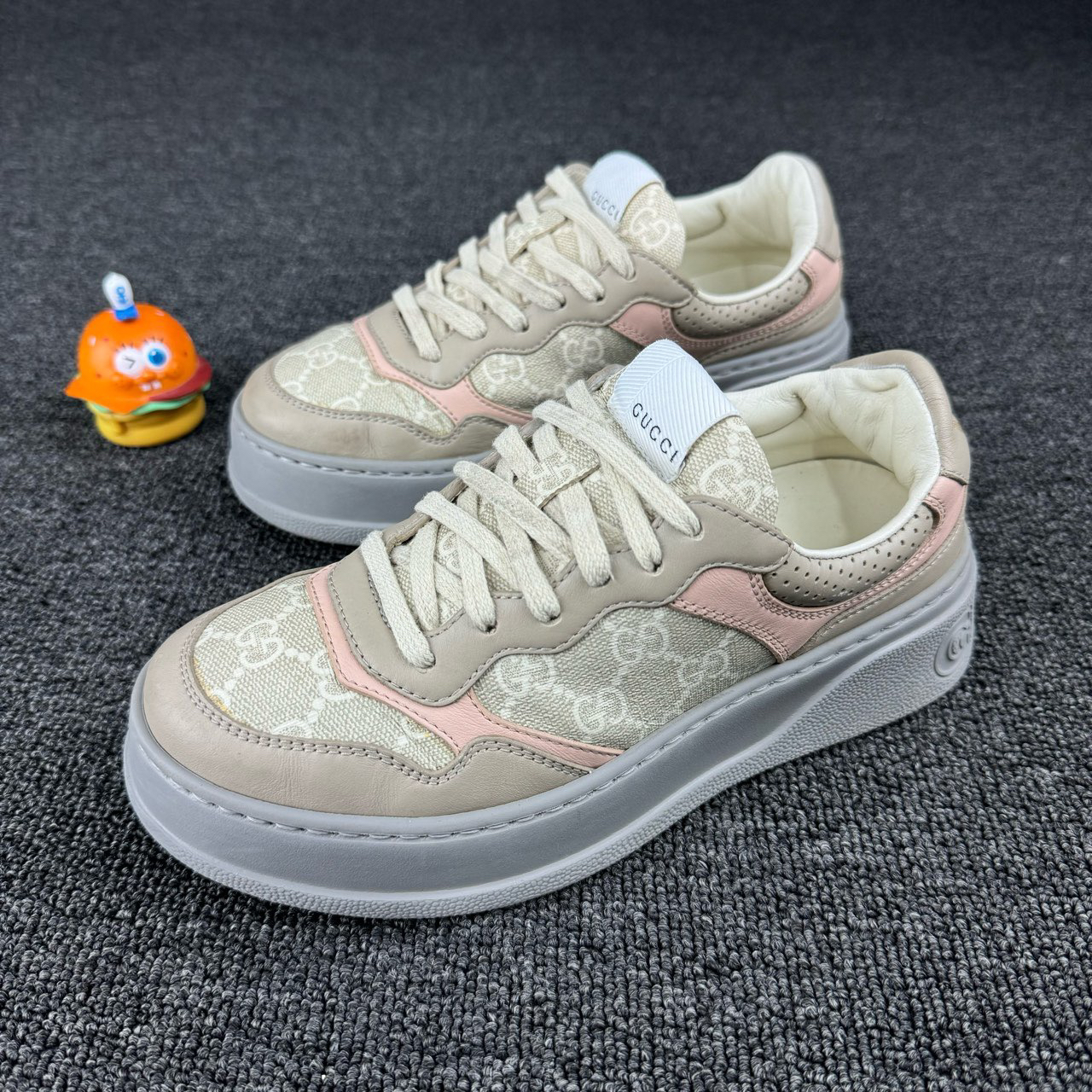 95新 GUCCI/古驰 粉色老花饼干鞋 36.5码经典老花点HB1477