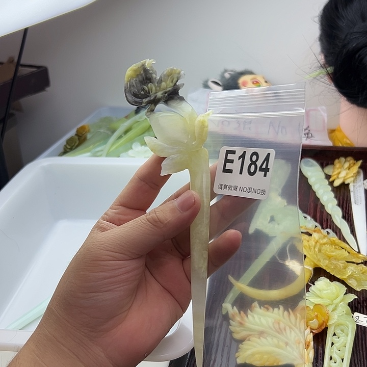 儒***）蛇纹石玉合金发饰