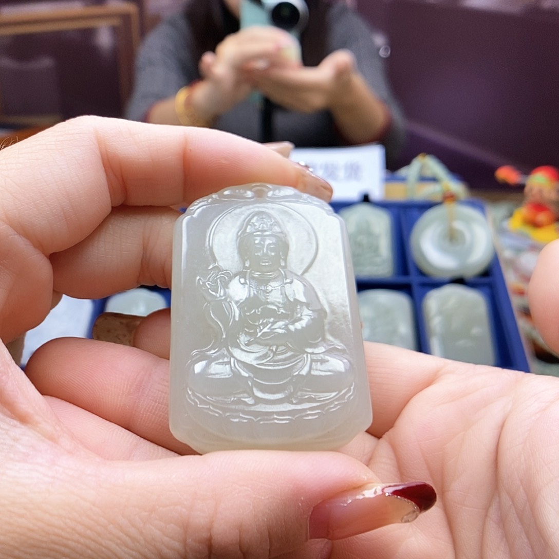 和田玉颈饰未镶嵌?**?