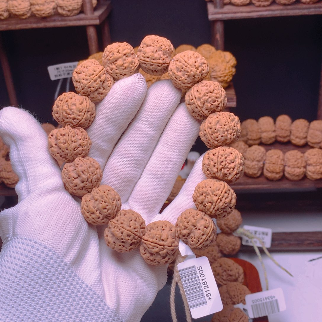 金刚菩提手串何**尘金刚菩提