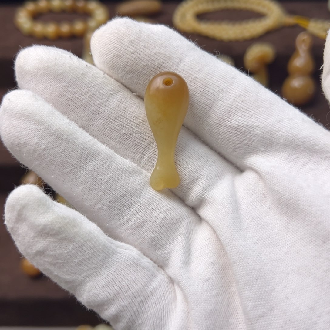 和田玉（糖玉）未镶嵌颈饰