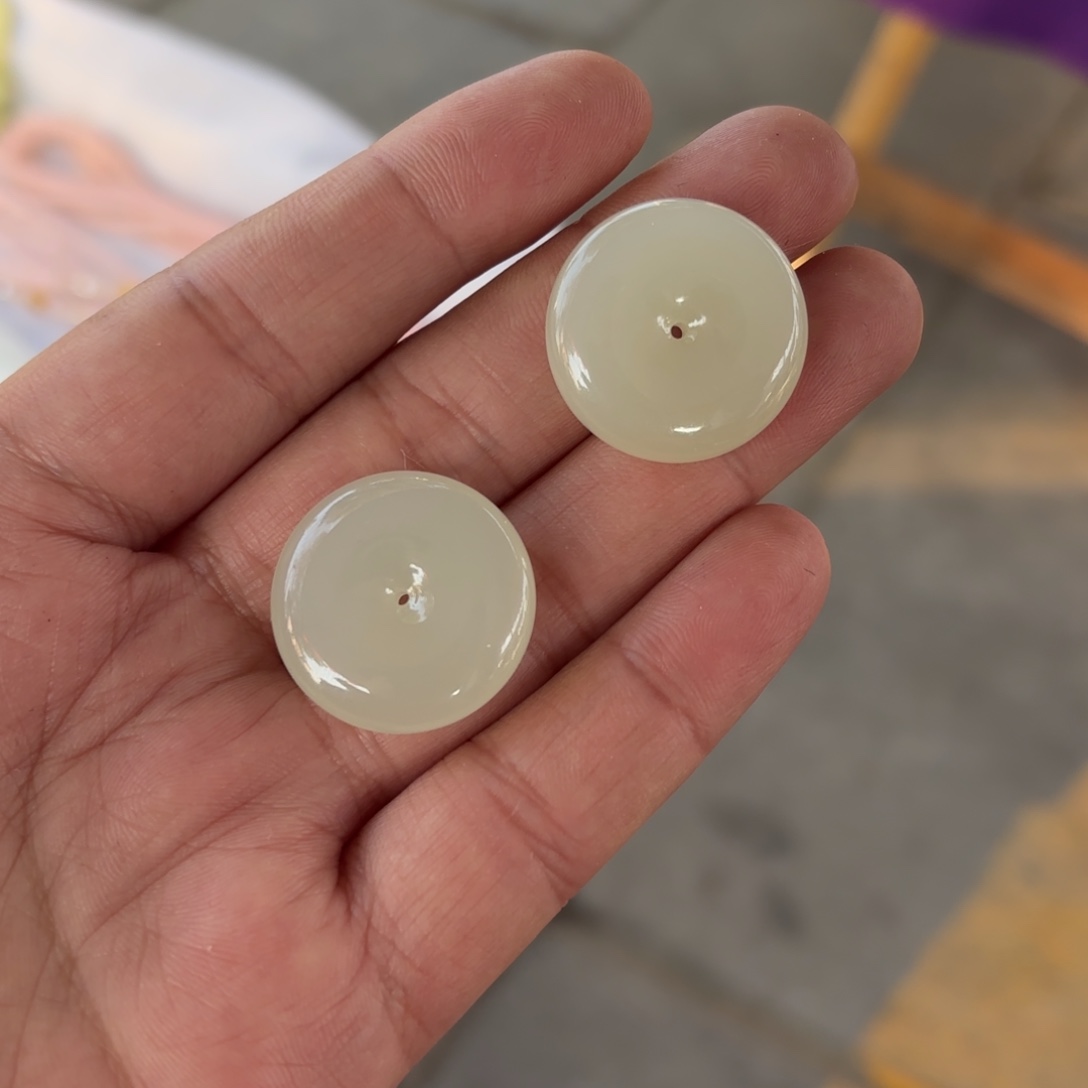 颈饰未镶嵌和田玉扣子卡25mm。多样性拍一发一