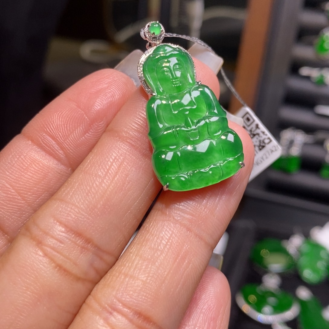 翡翠颈饰18K金镶嵌观观吊坠