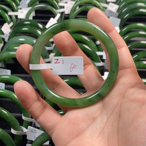 和田玉（碧玉）手镯未镶嵌钱*