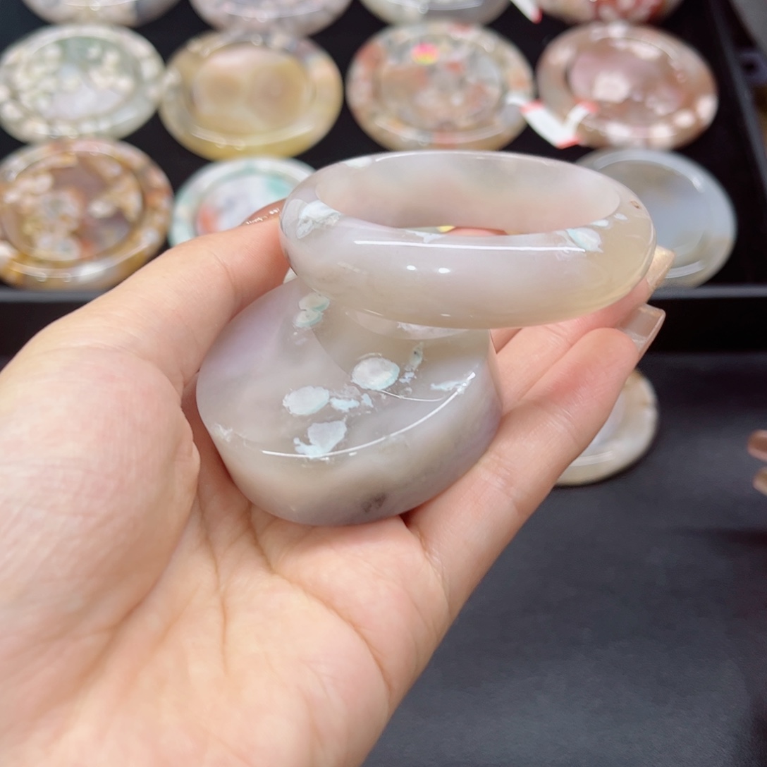 玛瑙/玉髓手镯未镶嵌52