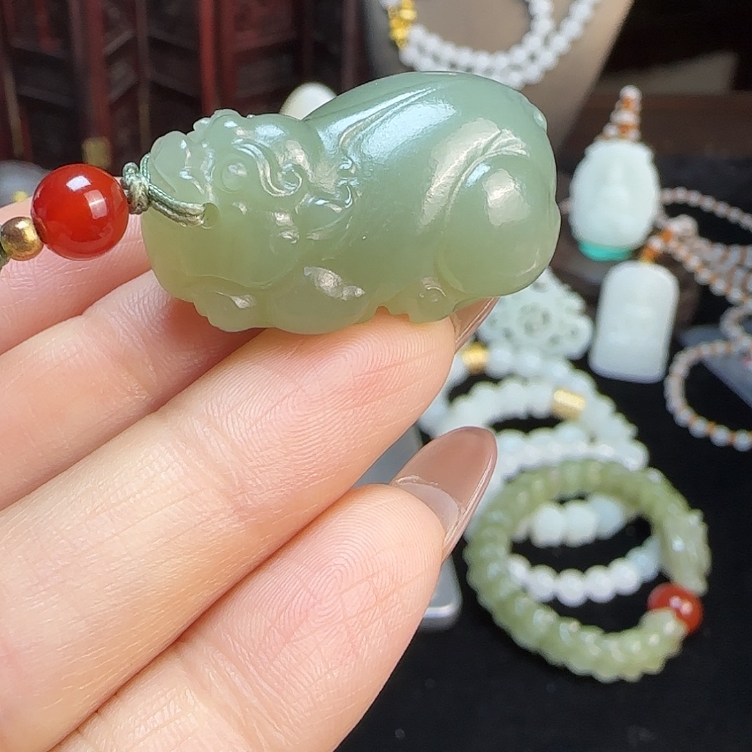 和田玉未镶嵌颈饰定制发货