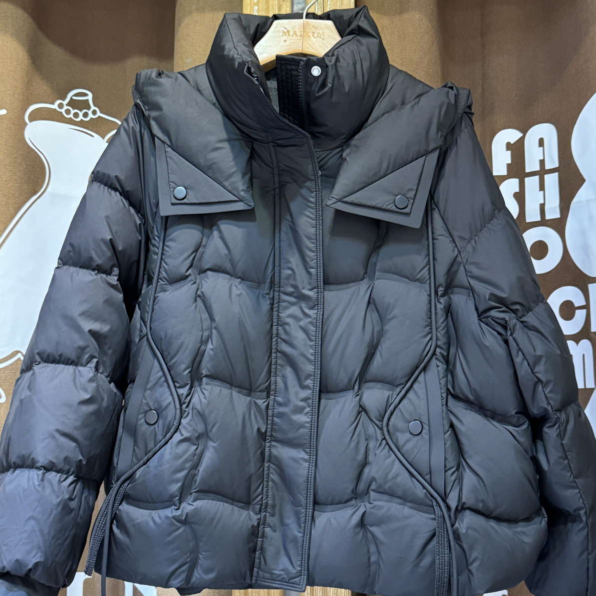 麦寻专柜正品  休闲宽松短款连帽棉羽服