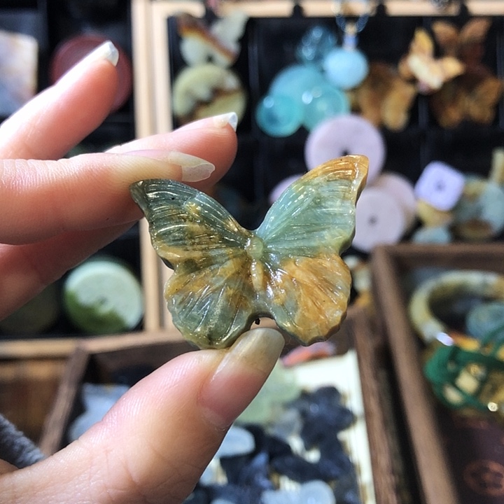 岫玉未镶嵌岫玉挂件