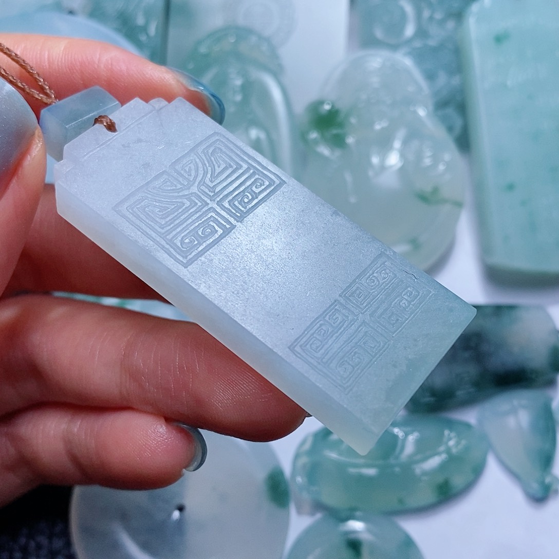 定制翡翠未镶嵌毛货付款后确认抛光