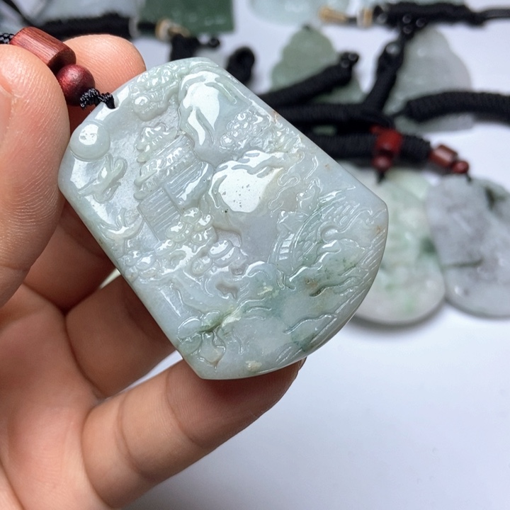 翡翠未镶嵌颈饰翡翠