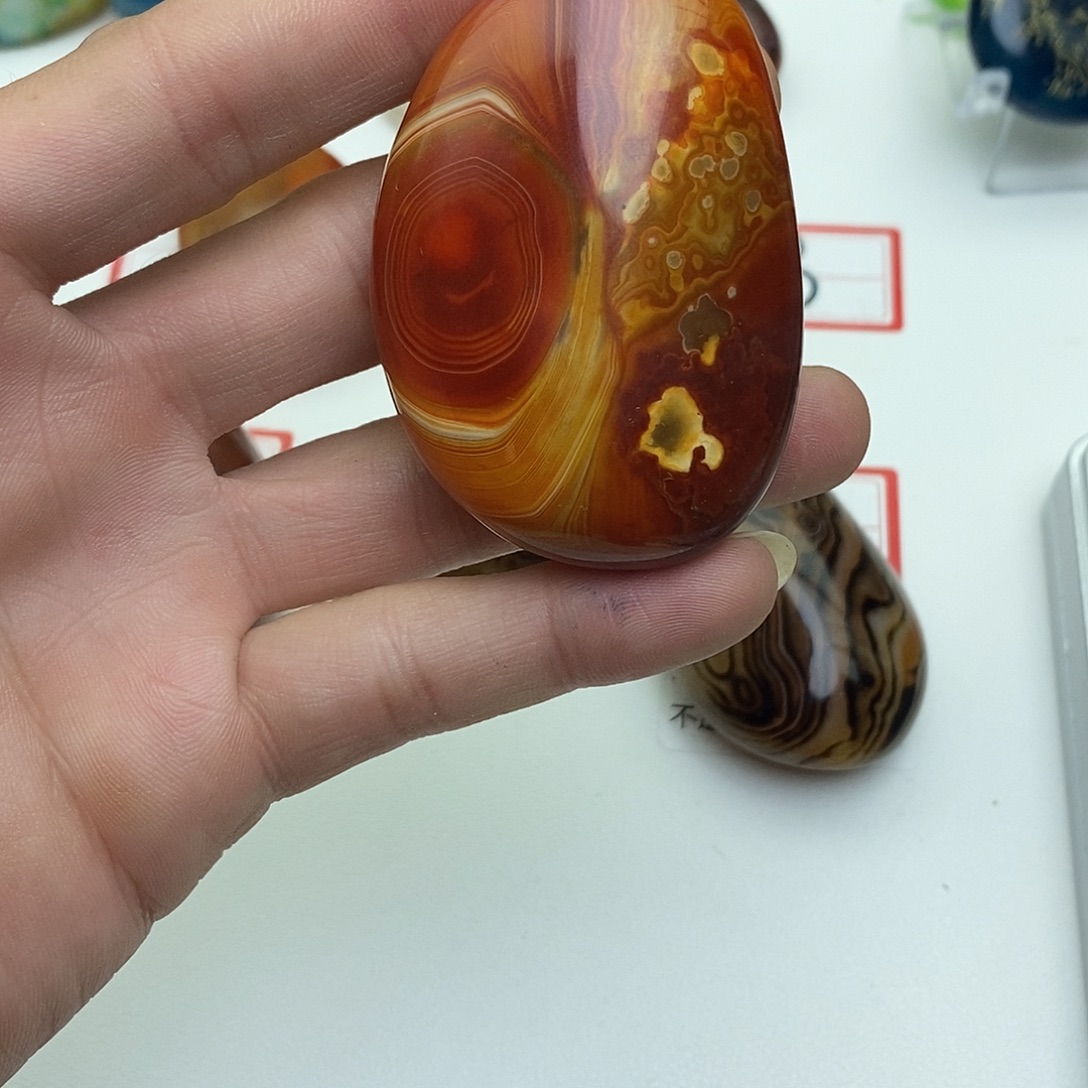 玛瑙/玉髓未镶嵌珠宝奇石