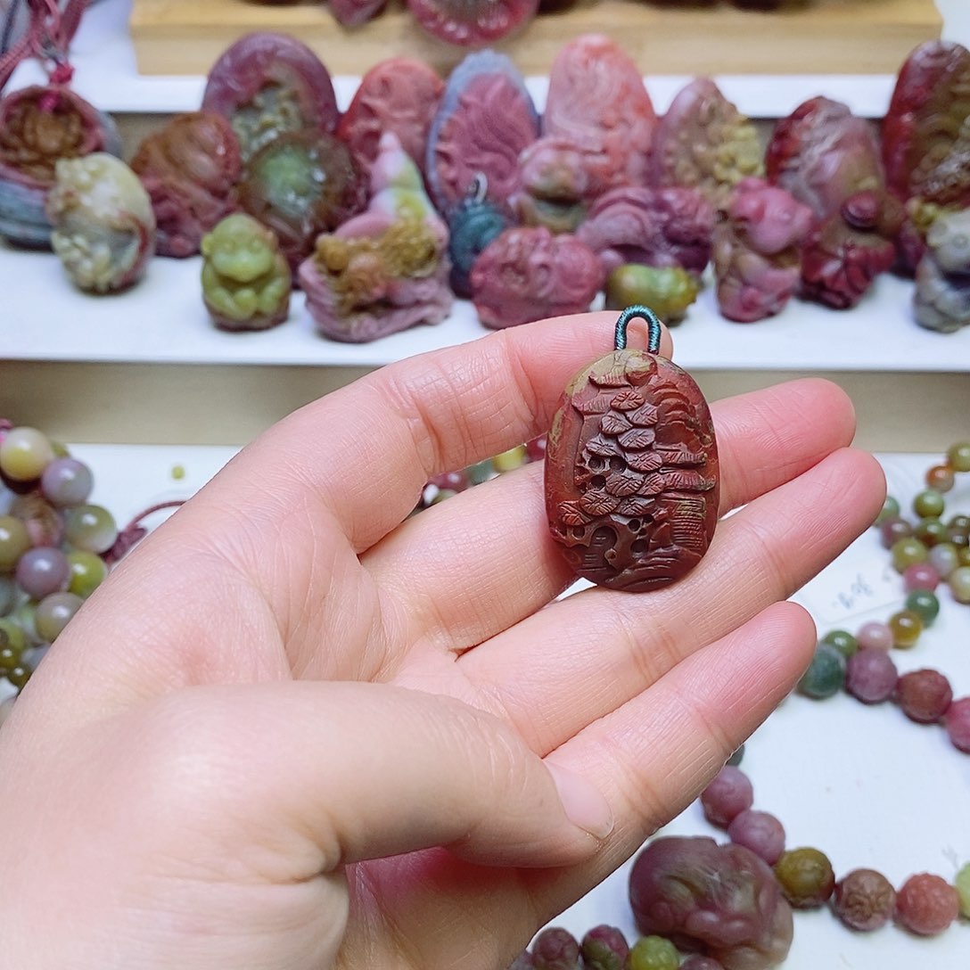 玛瑙/玉髓盐源玛瑙吊坠未镶嵌