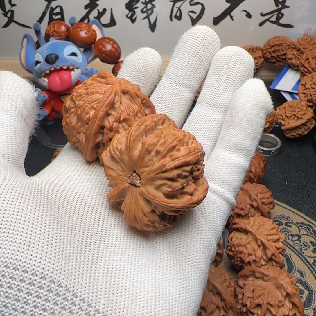 哼***唧文玩核桃吊坠白奔