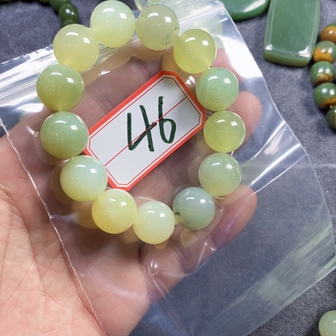 未镶嵌蛇纹石玉吊坠(不含链)