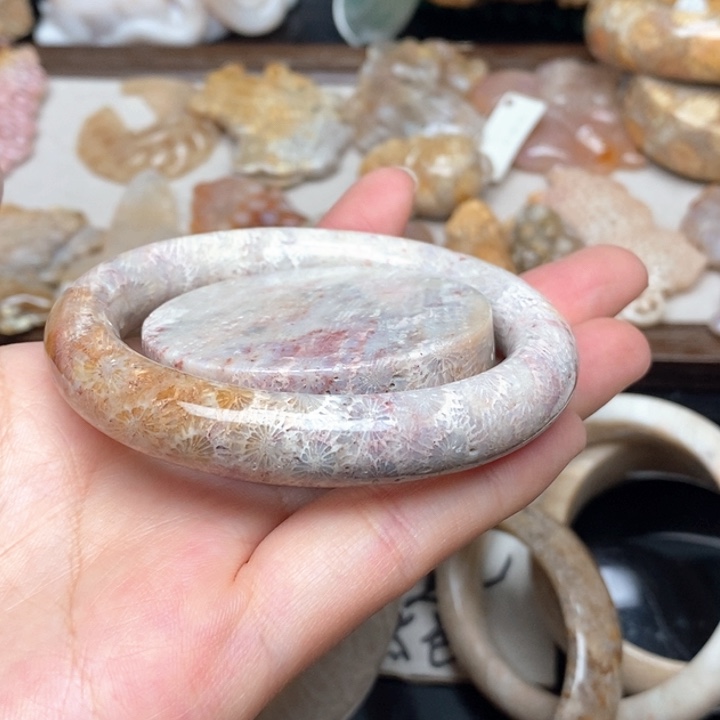 硅化珊瑚（珊瑚玉）手镯未镶嵌53.5