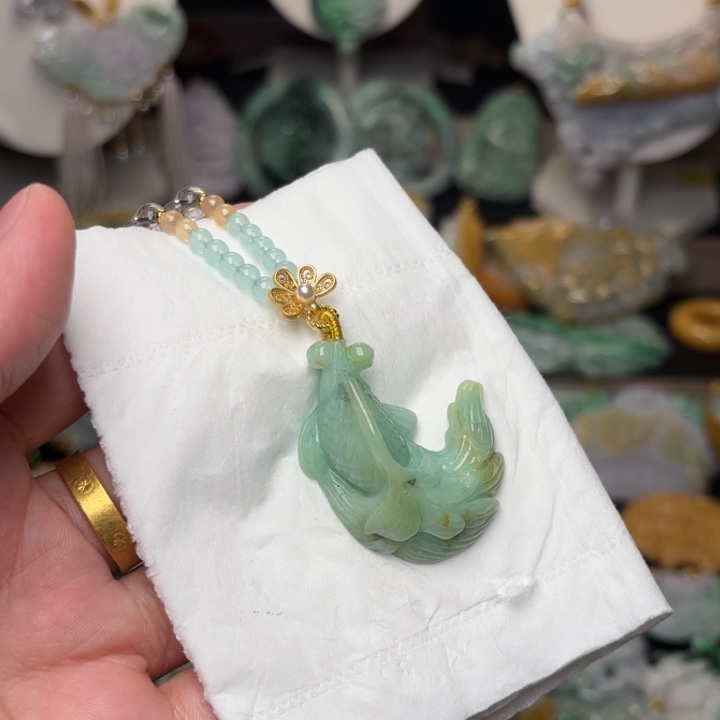 风***扬翡翠未镶嵌颈饰吊坠