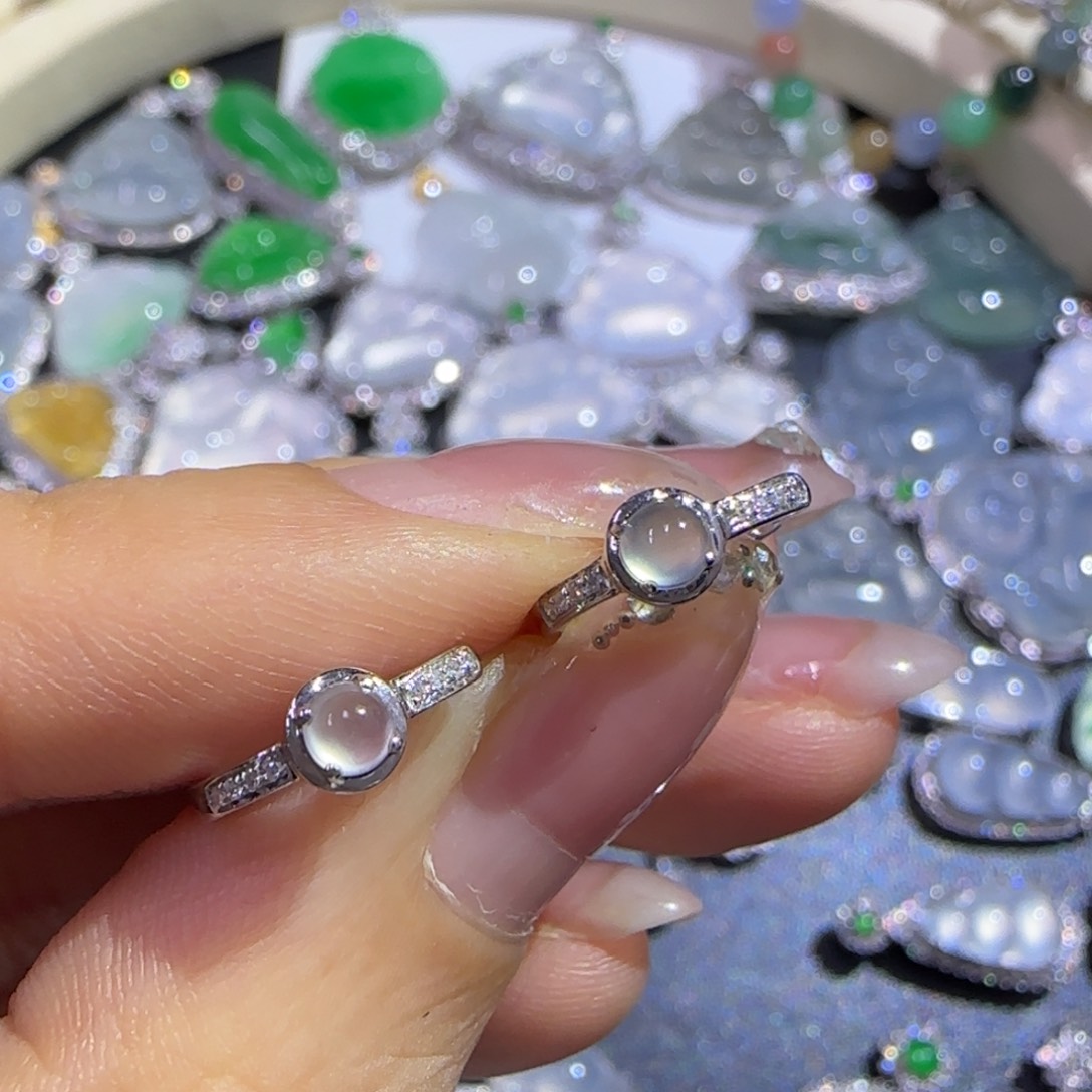 翡翠18K金镶嵌颈饰精品