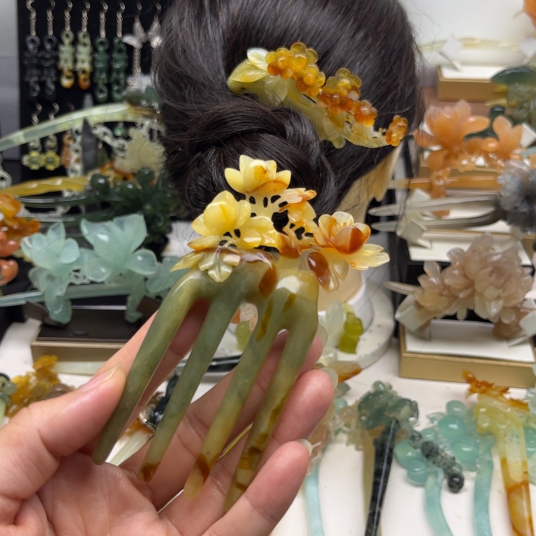 舞***法蛇纹石玉合金发簪