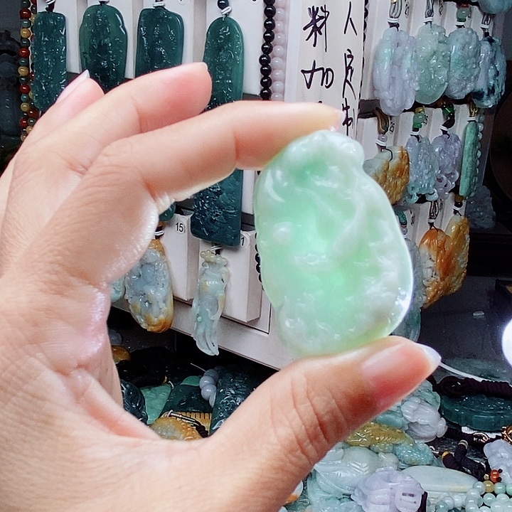 翡翠未镶嵌颈饰翡翠