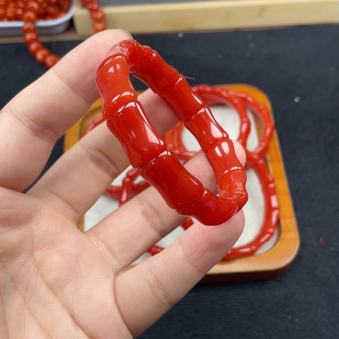 未镶嵌6号保山锦红亮光竹节手牌南红玛瑙