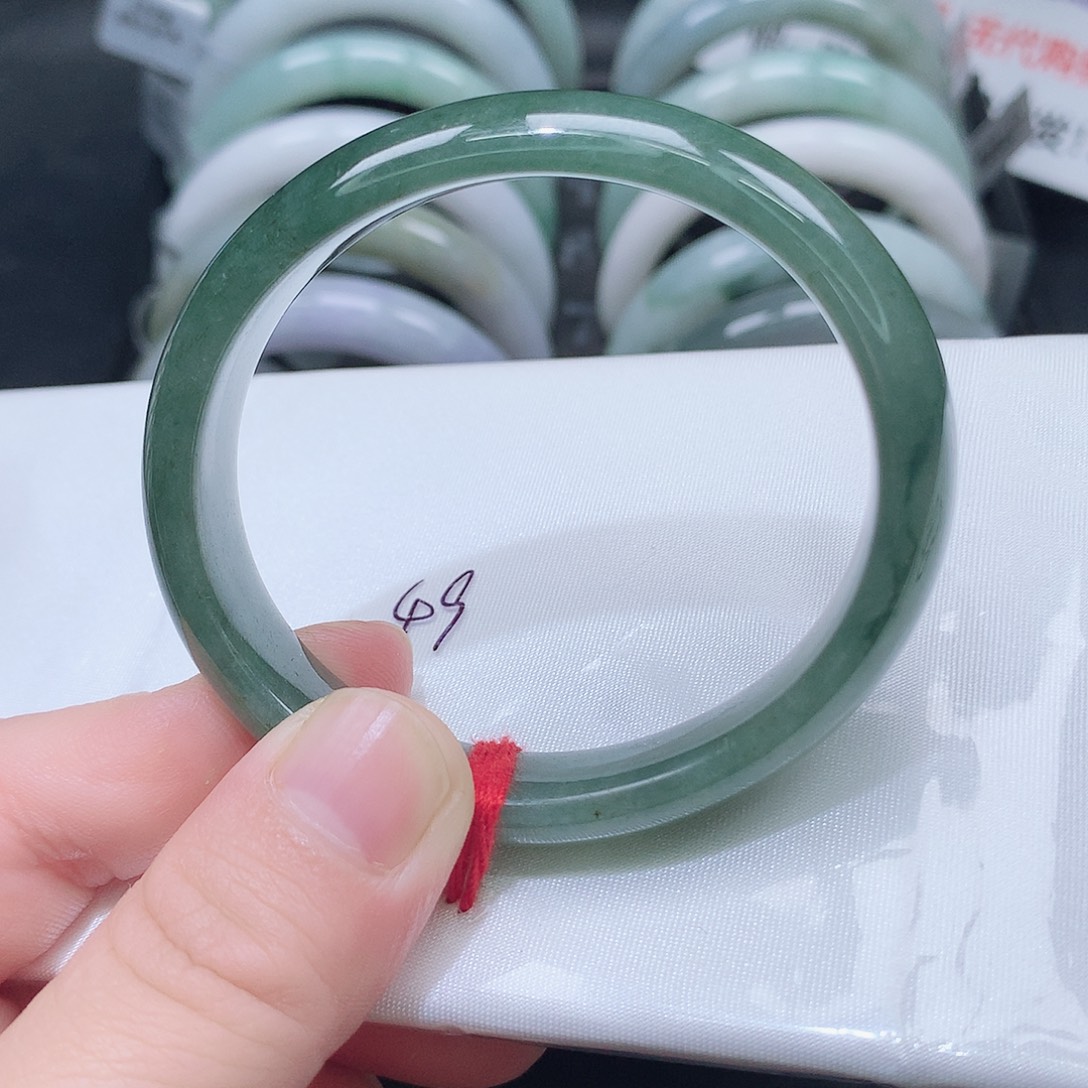 翡翠未镶嵌手镯50