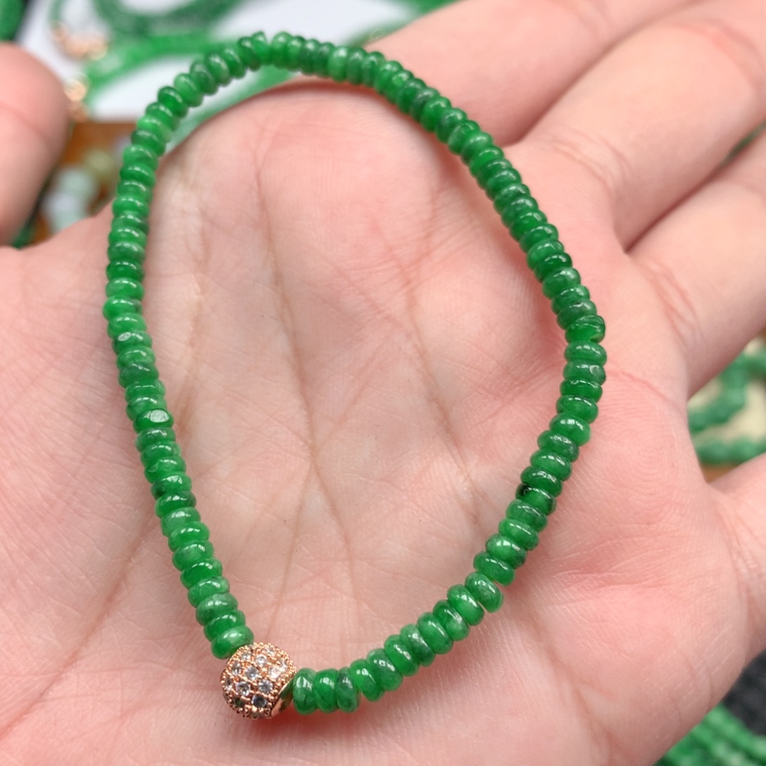 翡翠手链未镶嵌翡翠