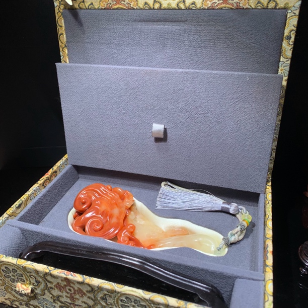 高品质老矿结晶寿山芙蓉石·灵芝摆件（周延军作）