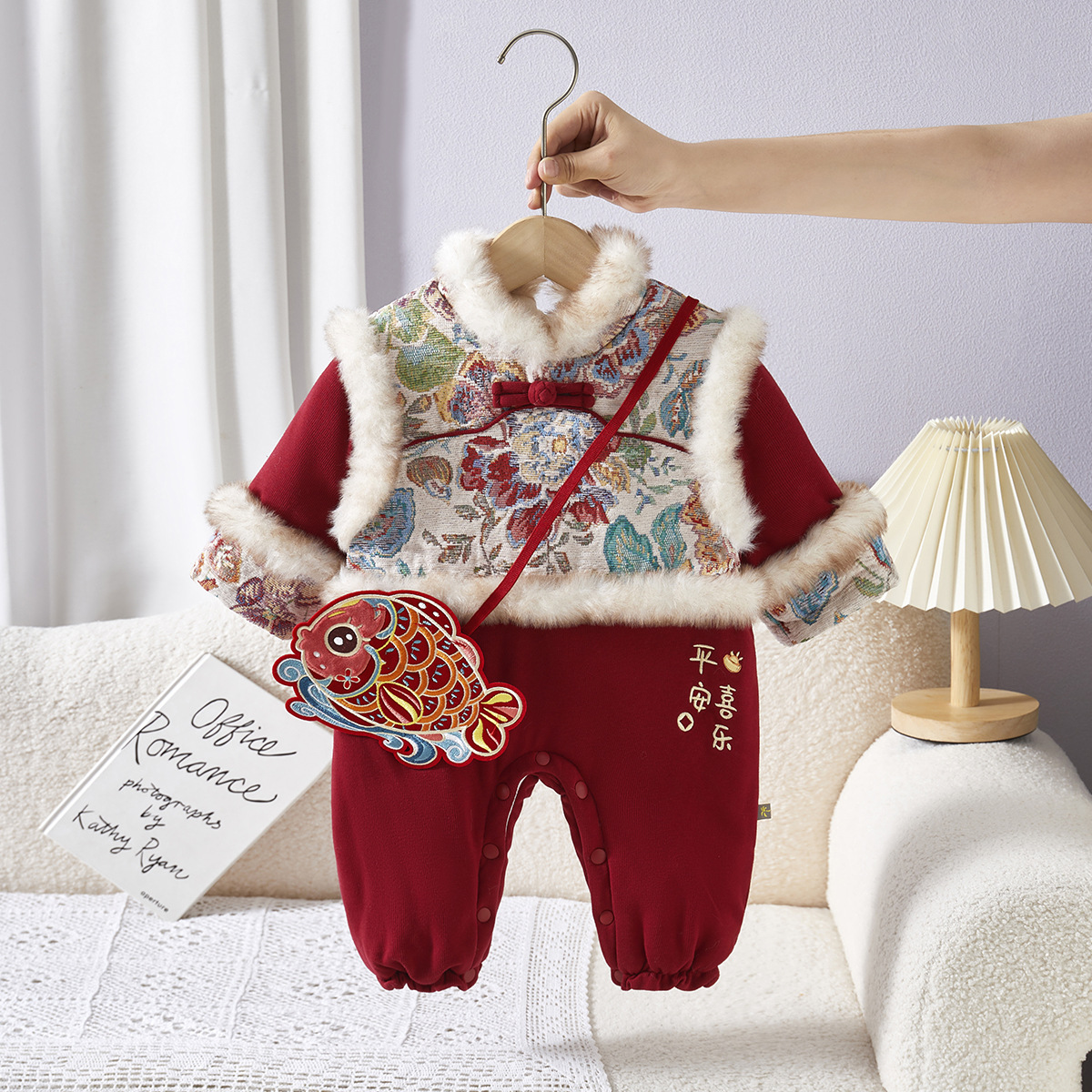 冬季加厚喜庆宝宝假两件连体衣中式满月周岁爬服国风拜年婴儿哈衣