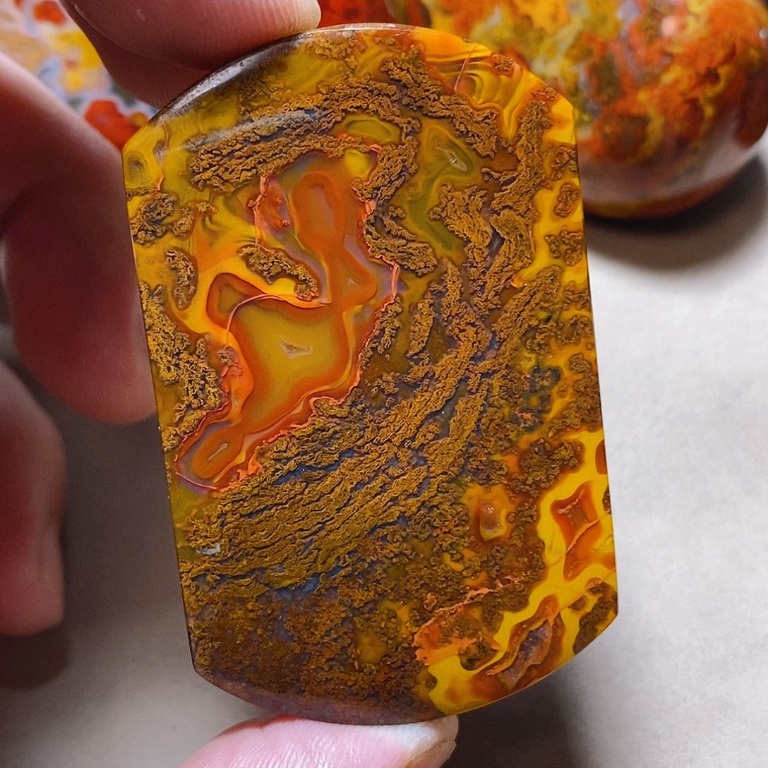 未镶嵌颈饰玛瑙/玉髓1*?