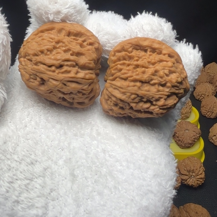 文玩核桃把件南疆凹底奶嘴龟背38尺1