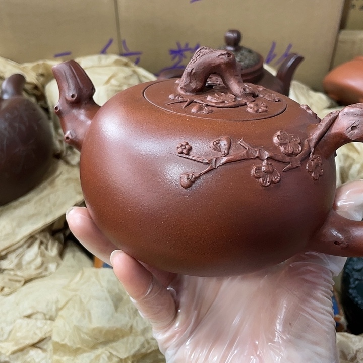 紫砂茶壶矿泥料，手工制作一把紫砂壶。