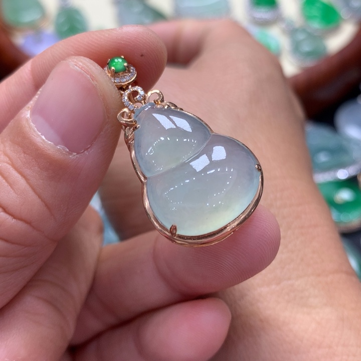 翡翠吊坠(不含链)18K金镶嵌