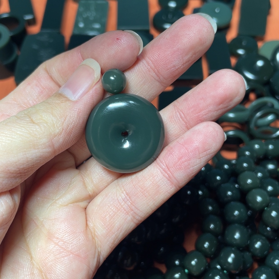 傍***风和田玉未镶嵌颈饰