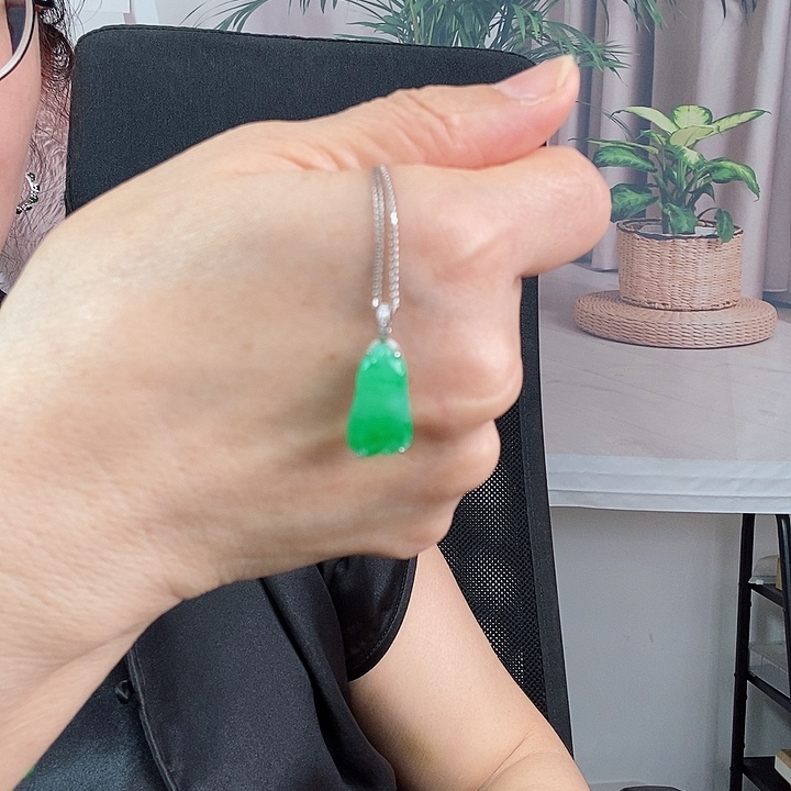 翡翠颈饰18K金镶嵌福瓜