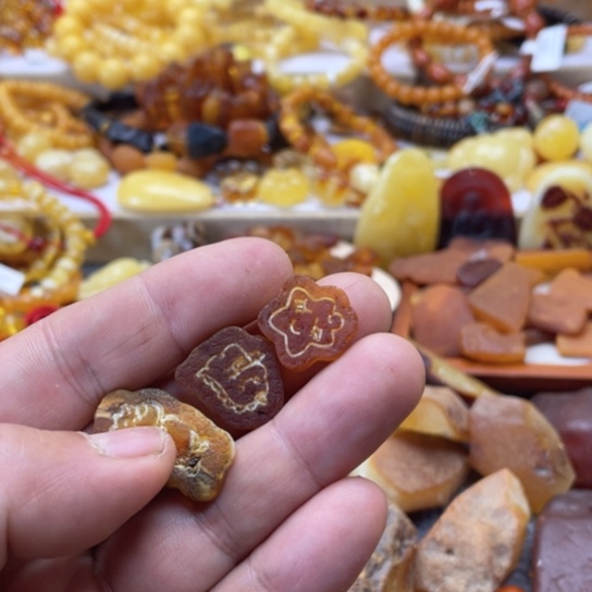 未镶嵌蜜蜡手串吊坠