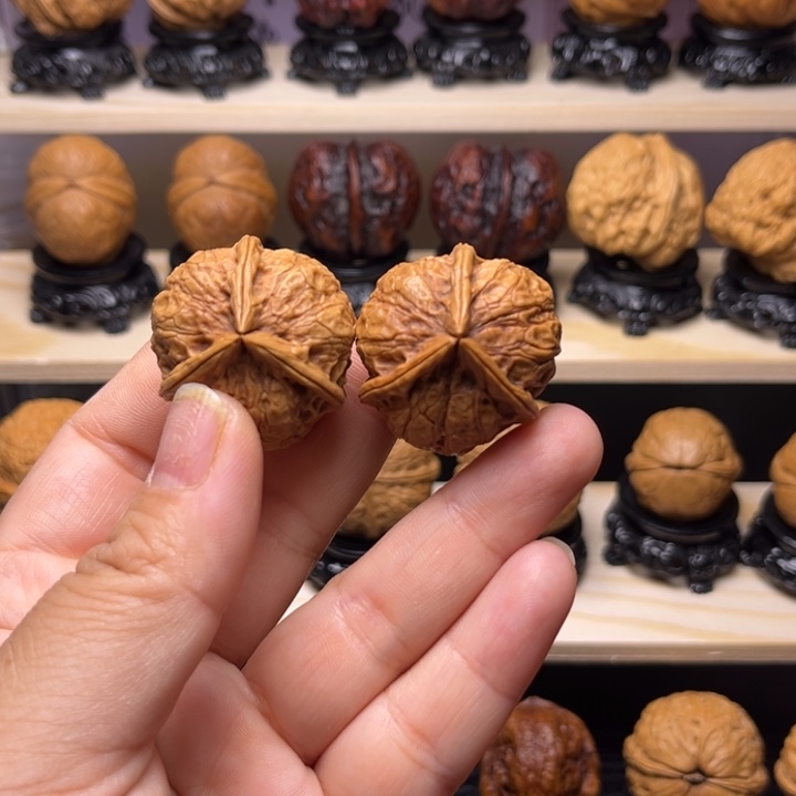 文玩核桃吊坠10w小三棱