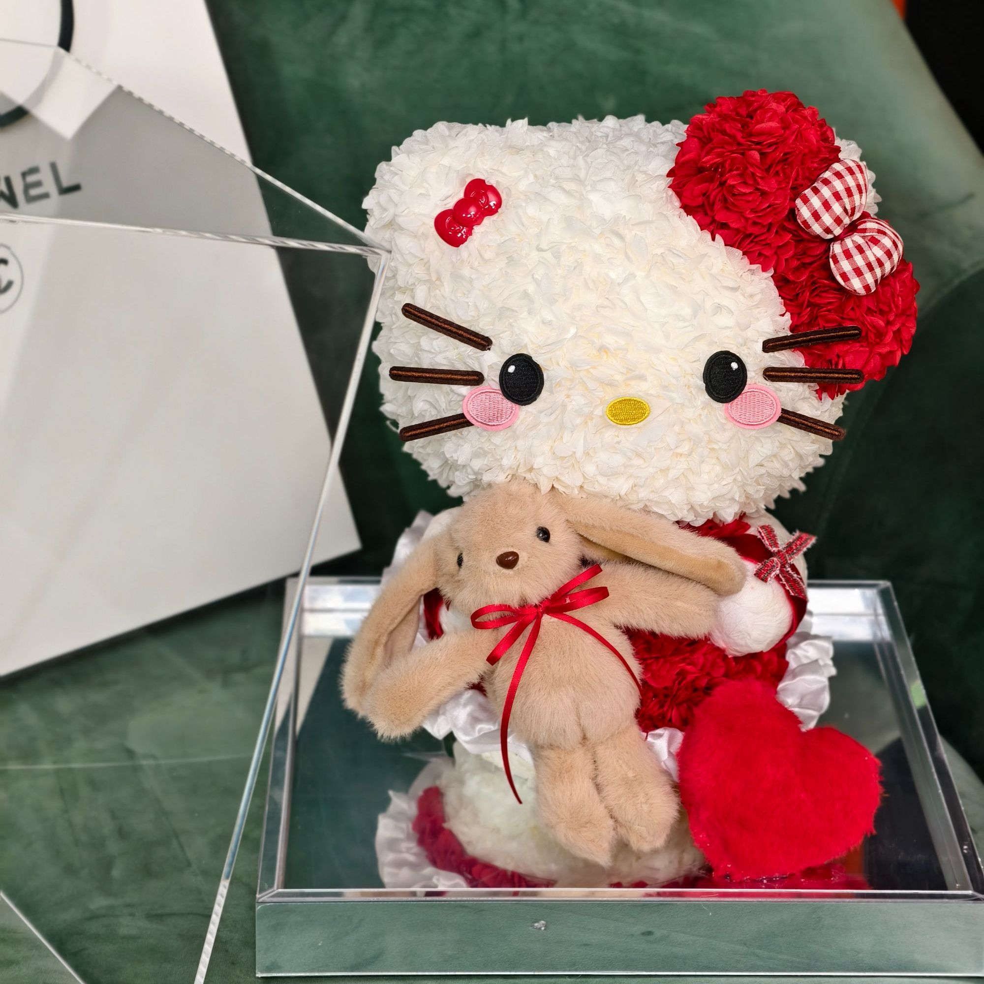 《L B D R》圣诞抱萌兔hellokitty永生花可爱猫礼盒摆件